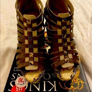 7 For All Mankind leather sandals size 8